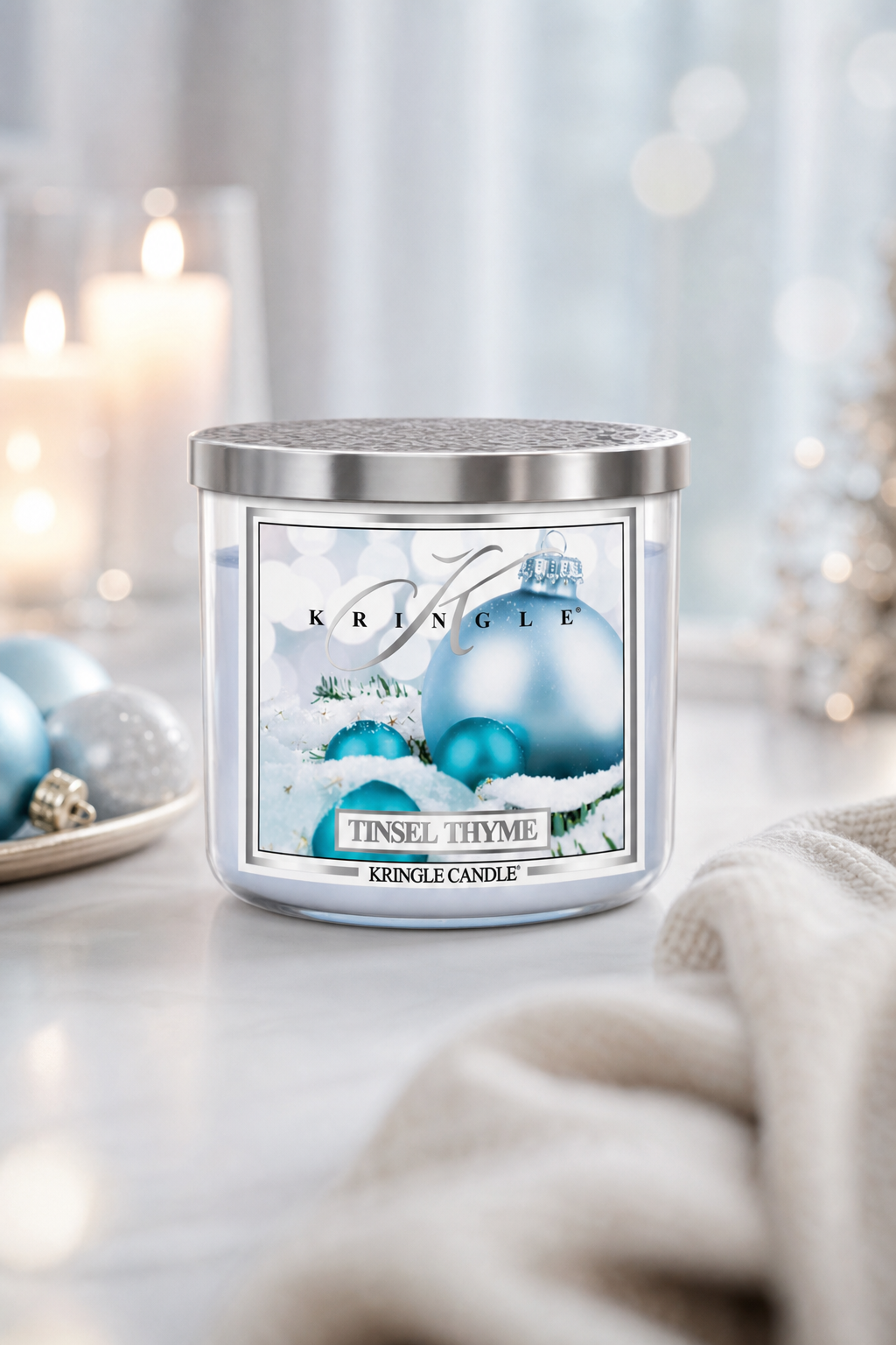 Tinsel Thyme 396g Tumbler 3-Docht in einer stimmungsvollen Anwendungsszene