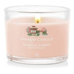 Yankee Candle Tranquil Garden Kerze im Glas mit sichtbarer Flamme