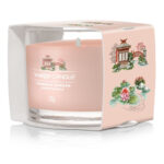 Yankee Candle Tranquil Garden Kerze in geöffneter bedruckter Verpackung