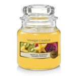 Yankee Candle Tropical Starfruit Kerze im Glas mit gelbem Wachs
