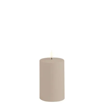 Uyuni Outdoor LED Stumpenkerze 7,8 x 12,7cm sandstone – Produktansicht
