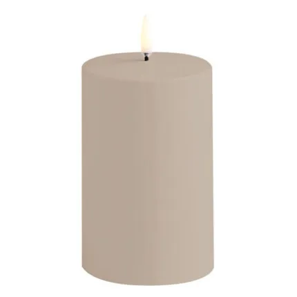 Uyuni Outdoor LED Stumpenkerze 7,8 x 12,7cm sandstone – Hauptansicht