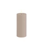 Uyuni Outdoor LED Stumpenkerze 7,8 x 17,8cm sandstone – Produktansicht