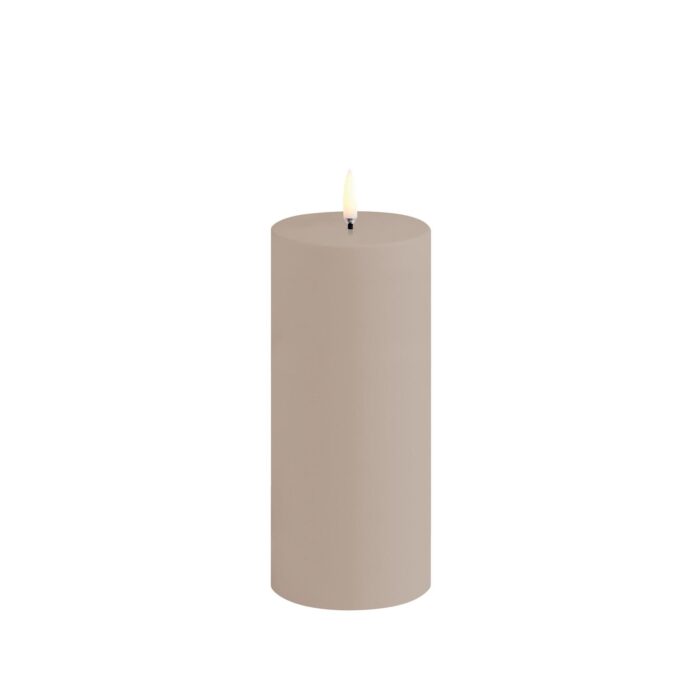 Uyuni Outdoor LED Stumpenkerze 7,8 x 17,8cm sandstone – Produktansicht