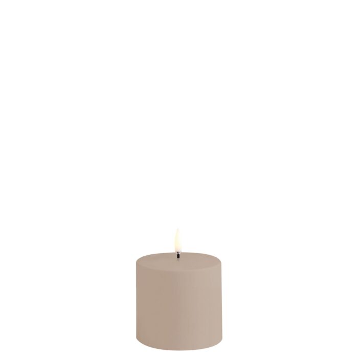 Uyuni Outdoor LED Stumpenkerze 7,8 x 7,8cm sandstone – Produktansicht