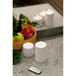 Uyuni Outdoor LED Stumpenkerze 8,4 x 10cm weiß – Produktansicht