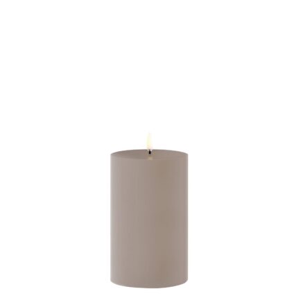 Uyuni Outdoor LED Stumpenkerze 8,4 x 15cm sandstone – Produktansicht