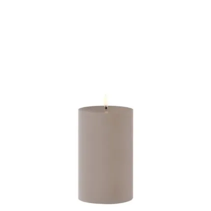 Uyuni Outdoor LED Stumpenkerze 8,4 x 15cm sandstone – Produktansicht