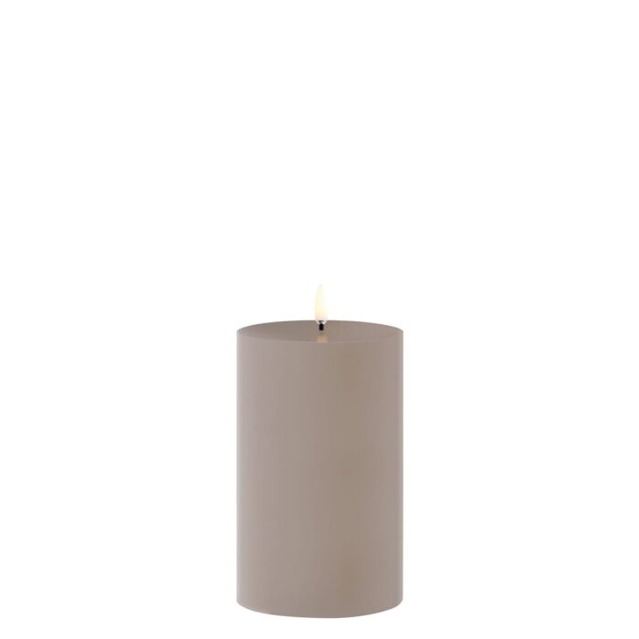 Uyuni Outdoor LED Stumpenkerze 8,4 x 15cm sandstone – Produktansicht