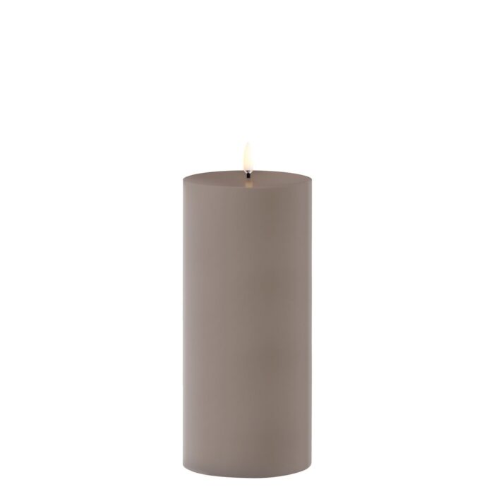 Uyuni Outdoor LED Stumpenkerze 8,4 x 20cm sandstone – Produktansicht