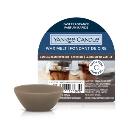 Brauner Wachsmelt vor Verpackung mit Aufschrift Vanilla Bean Espresso