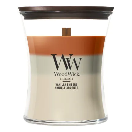 WoodWick Vanilla Embers Trilogy Kerze im Glas vor weißem Hintergrund