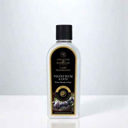 Flasche Lamp Fragrance Velvet Plum & Oud von Ashleigh & Burwood
