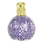 Violette runde Duftlampe mit weißem Mosaikmuster und goldenem Aufsatz