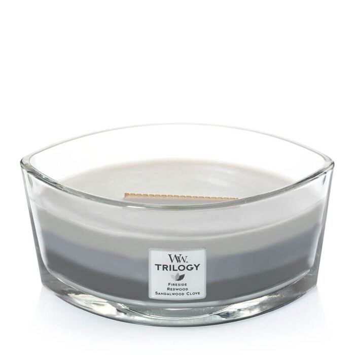 Offene WoodWick Trilogy Kerze im Glas mit sichtbarem Docht