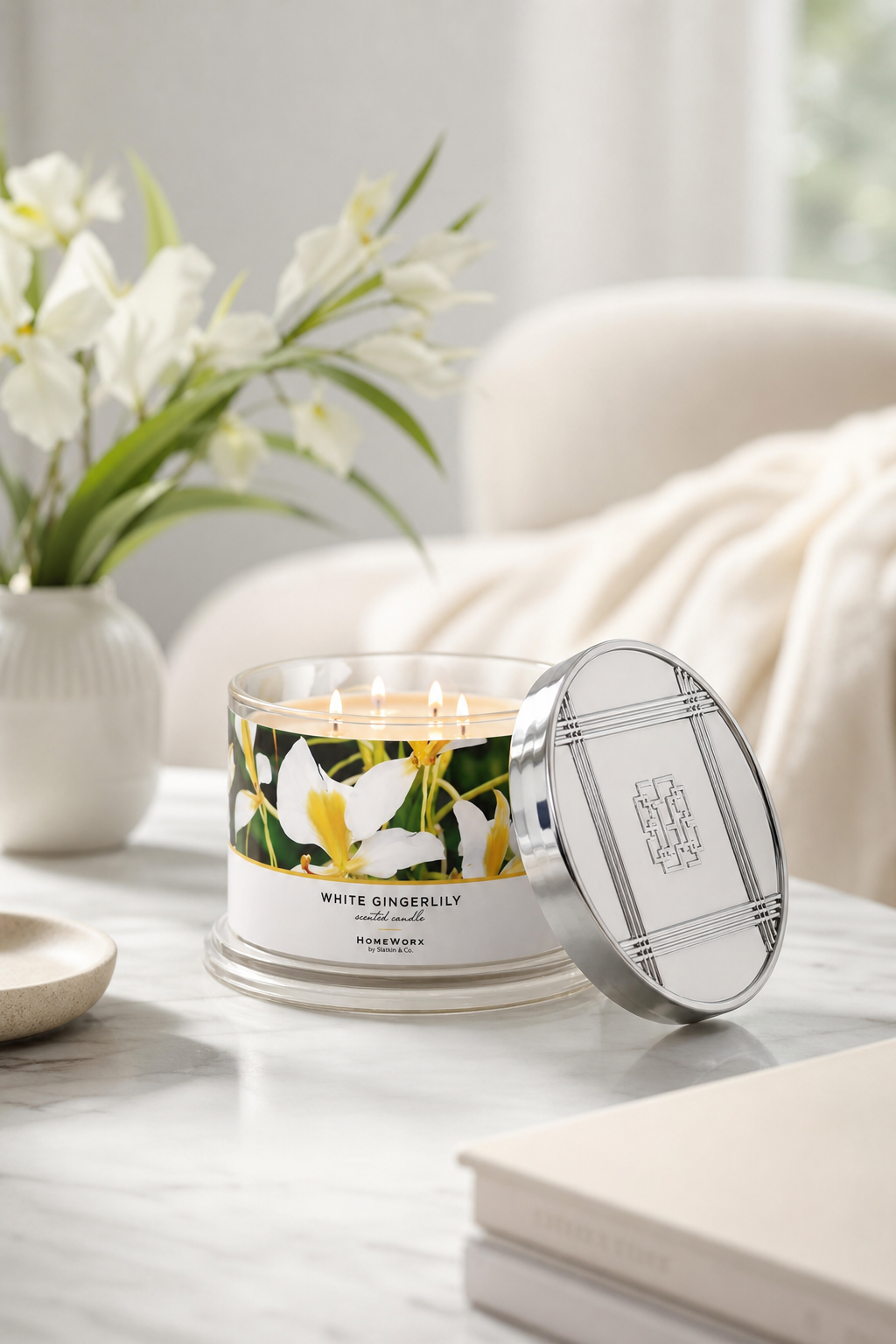 White Gingerlily 510g (4-Docht) in einer stimmungsvollen Anwendungsszene