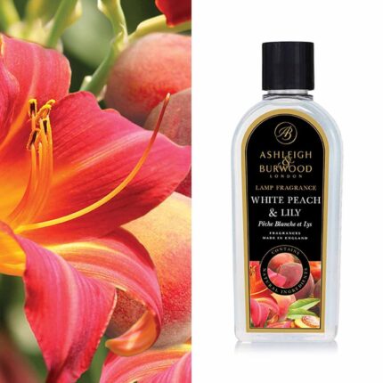 Ashleigh & Burwood White Peach & Lily Lamp Fragrance Flasche vor weißem Hintergrund