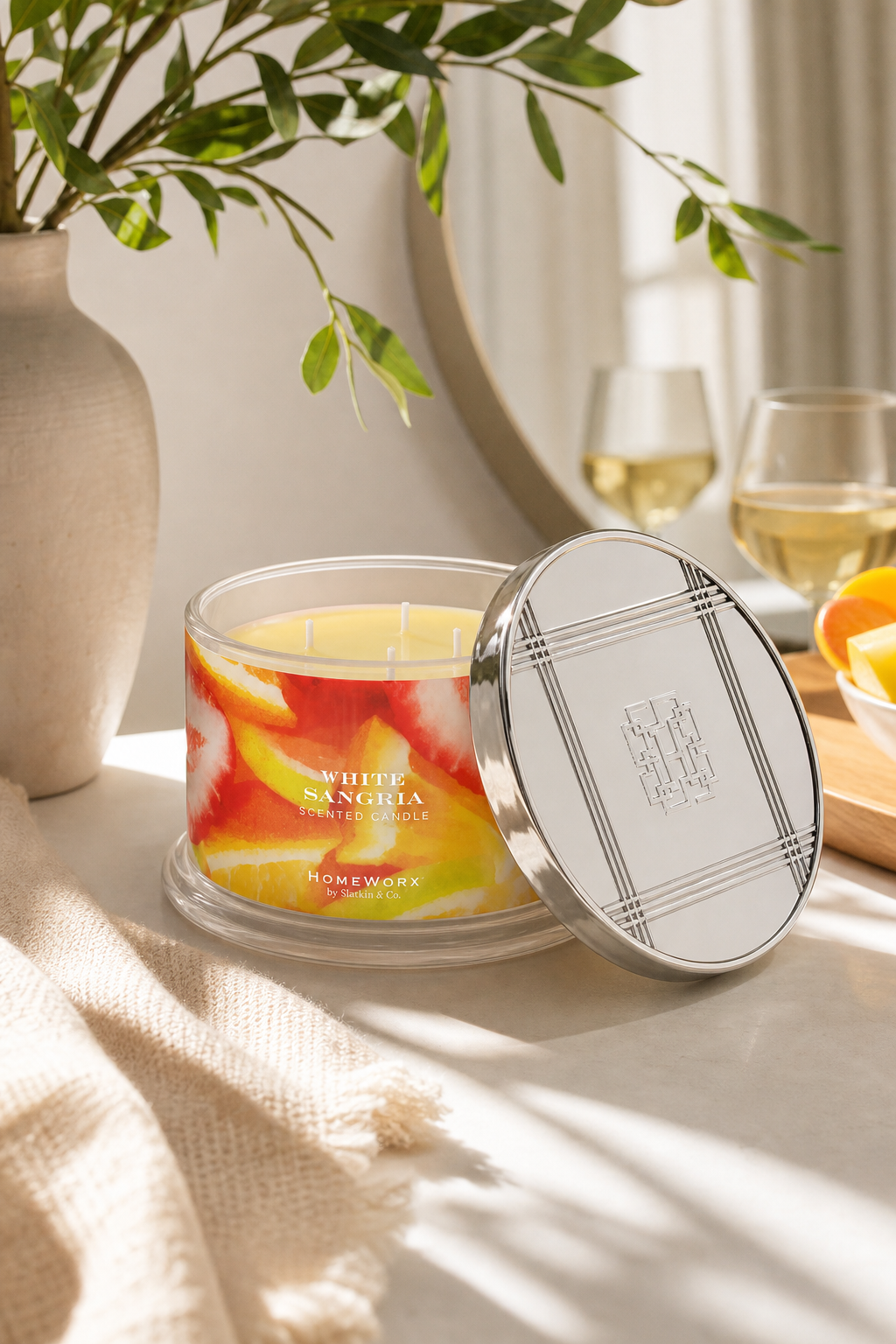 White Sangria 510g (4-Docht) in einer stimmungsvollen Anwendungsszene