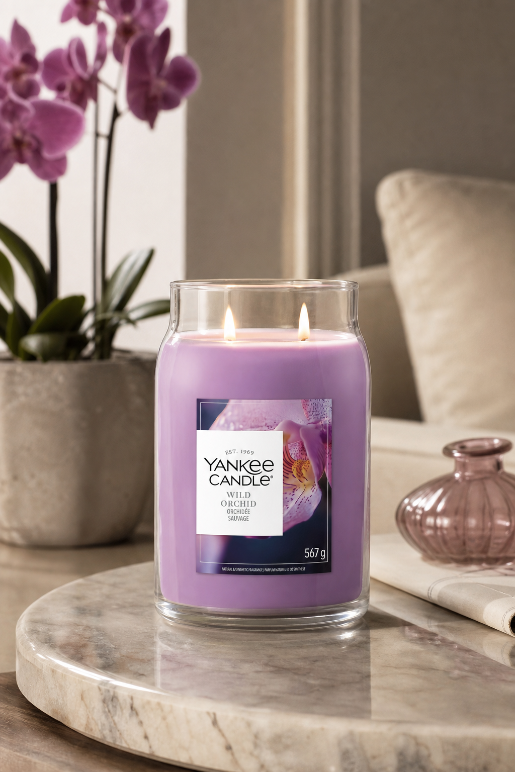 Wild Orchid Signature Large Jar 567g 2-Docht in einer stimmungsvollen Anwendungsszene