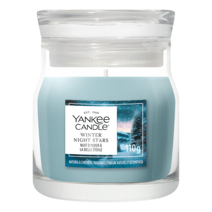 Yankee Candle Winter Night Stars Kerze freigestellt auf weißem Hintergrund