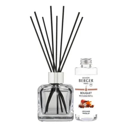 Raumduft-Diffuser mit schwarzen Stäbchen und Maison Berger Nachfüllflasche