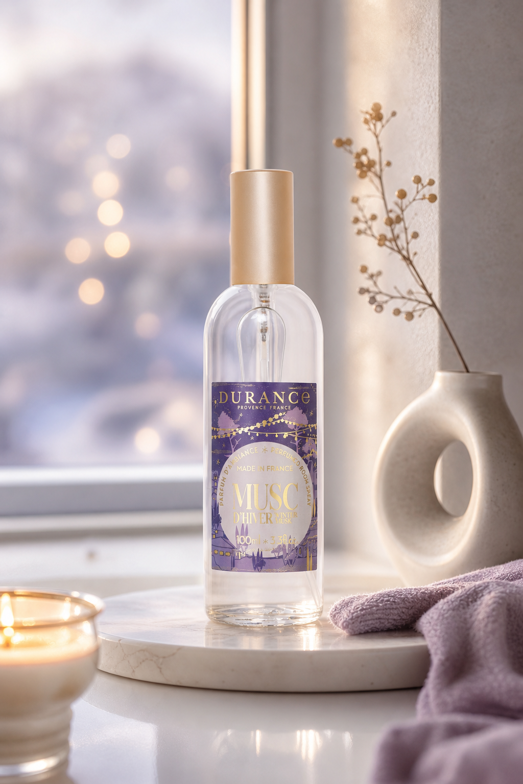 Wintermoschus Raumspray 100ml in einer stimmungsvollen Anwendungsszene