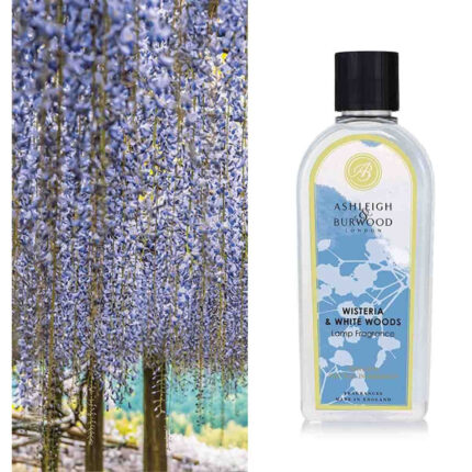 Flasche Ashleigh & Burwood Wisteria & White Woods Lamp Fragrance vor Blütenmotiv