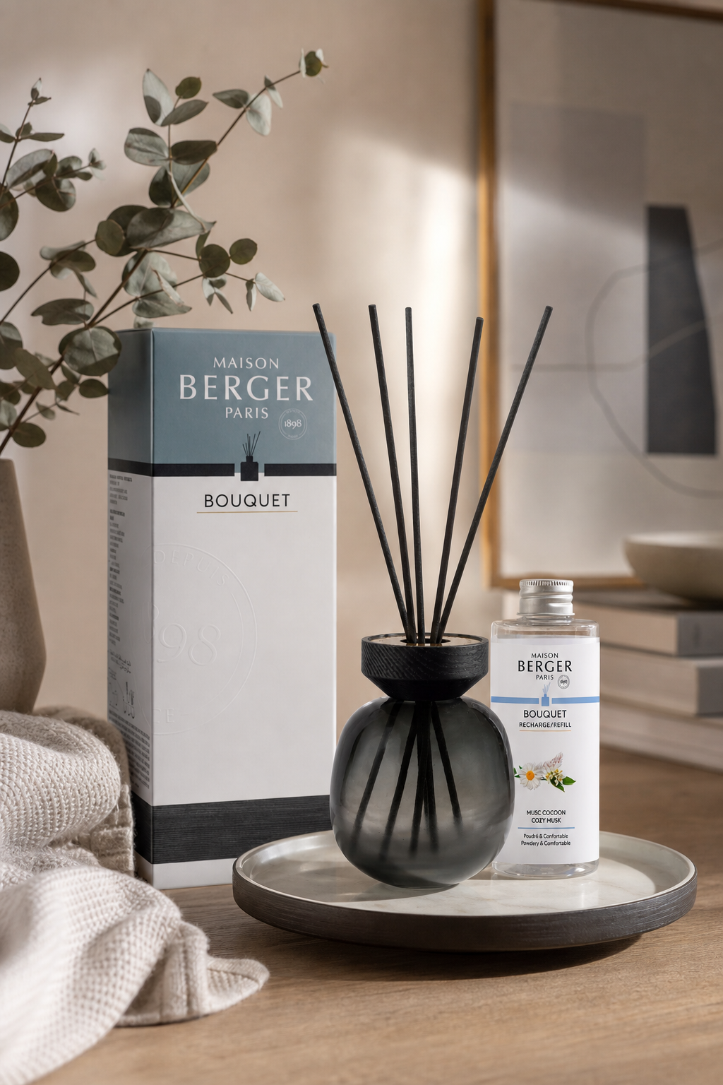 Wood Noir Reed Diffuser 100ml Schwarz in einer stimmungsvollen Anwendungsszene