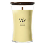 Frontansicht einer WoodWick Yuzu & Vetiver Kerze im Glas