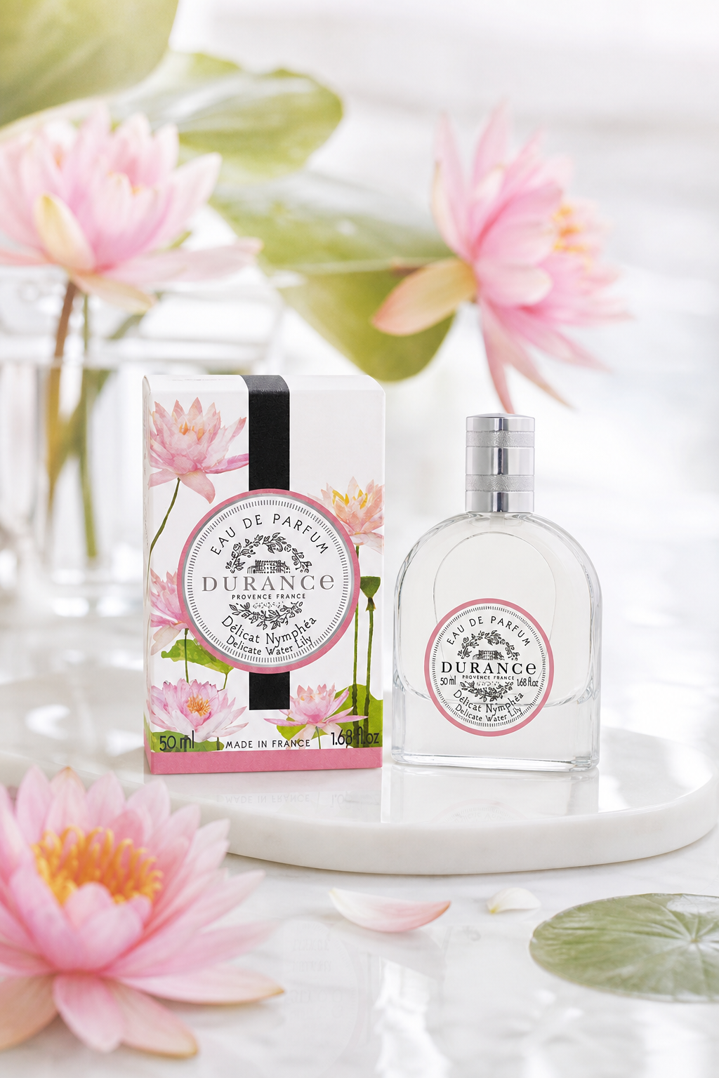 Zarte Seerose Eau de Parfum 50ml – Stimmungsbild Zarte Seerose Eau de Parfum 50ml in einer stimmungsvollen Anwendungsszene