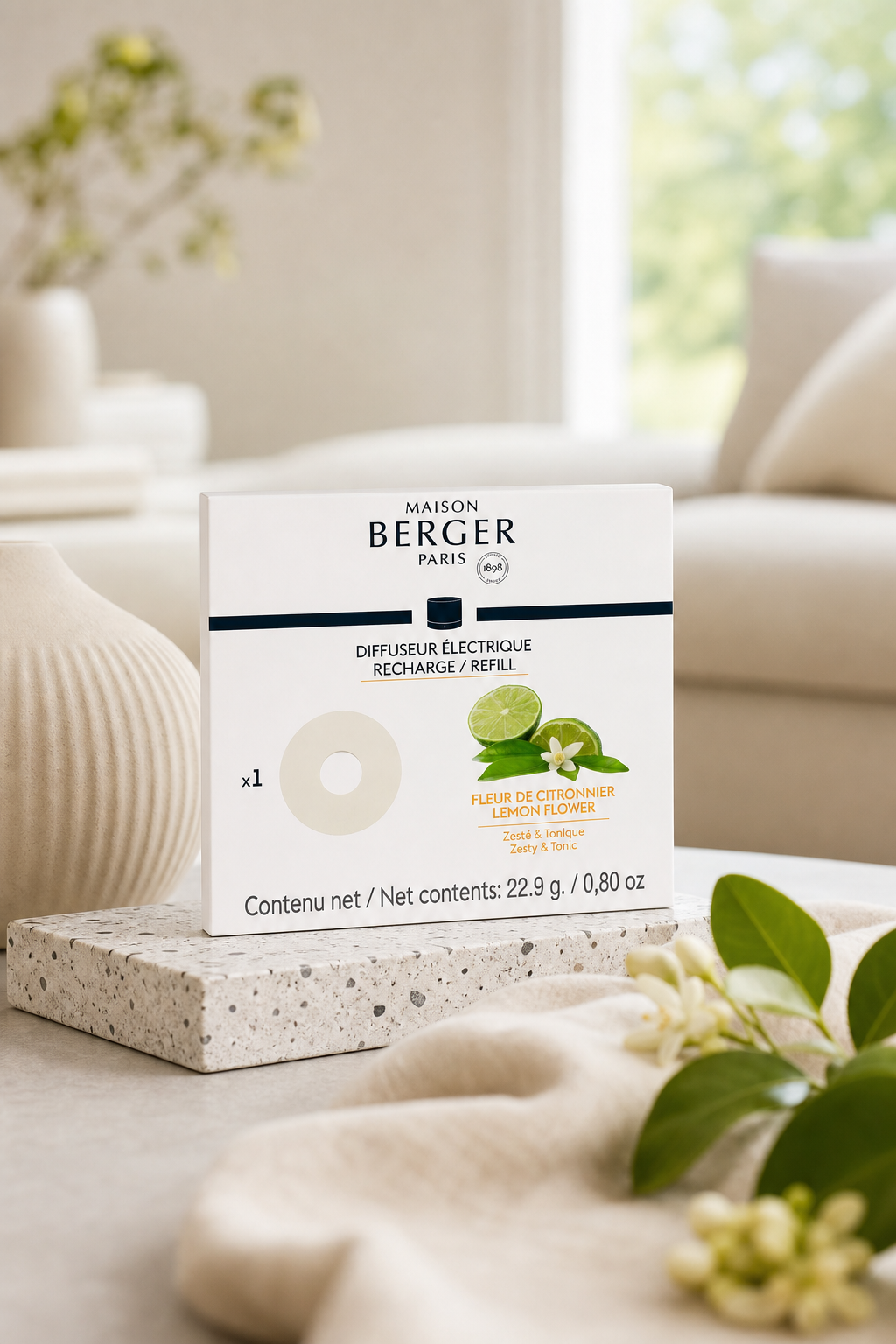 Maison Berger Nachfüller für elektrischen Diffuser auf einem Wohnzimmertisch